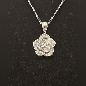 Beautiful sparkly rhinestone necklace